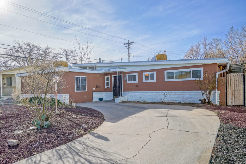 10420 Princess Jeanne Avenue NE, Albuquerque, NM 87112 Immaculate